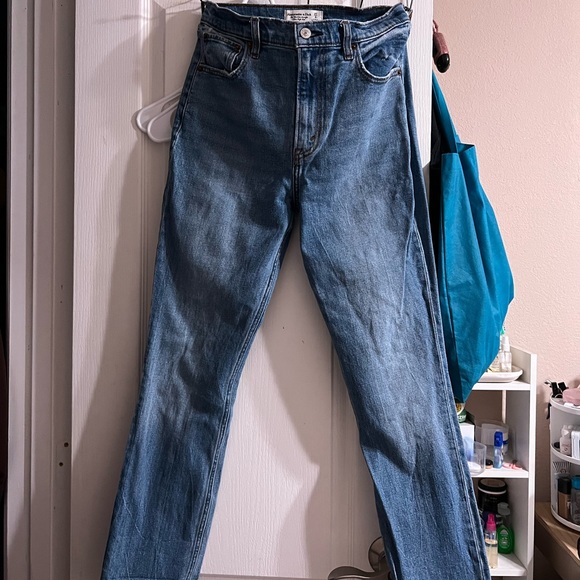 Abercrombie and Fitch Straight Jeans - Picture 5 of 9